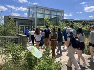 students outside walking into Phipps Center for Sustainable Landscapes